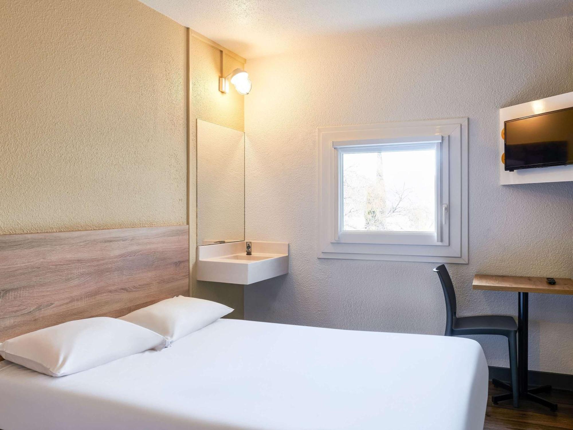 Hotelf1 Nimes Ouest Екстер'єр фото